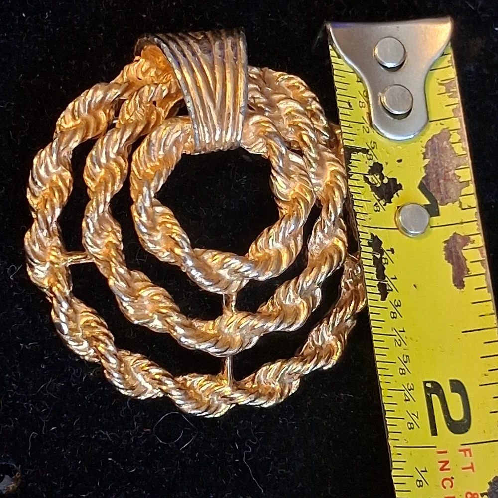 Vintage Gerry's Goldtone Twisted Rope  Brooch